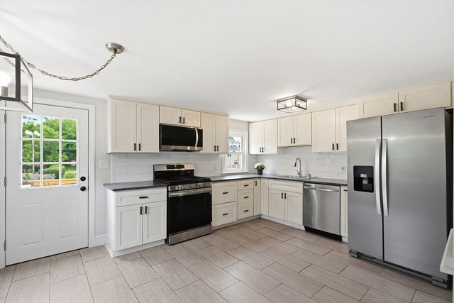 25 Julia Road, Weymouth, MA 02191