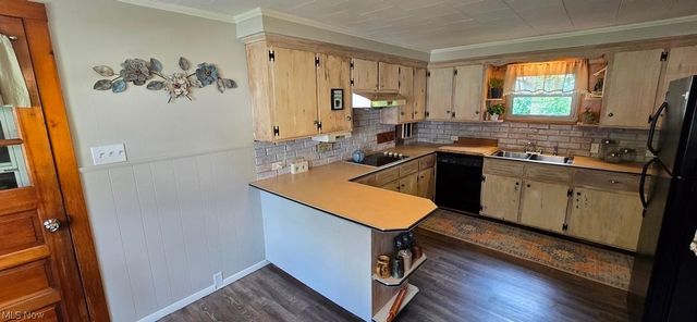116 Pleasant Street, Wellington, OH 44090