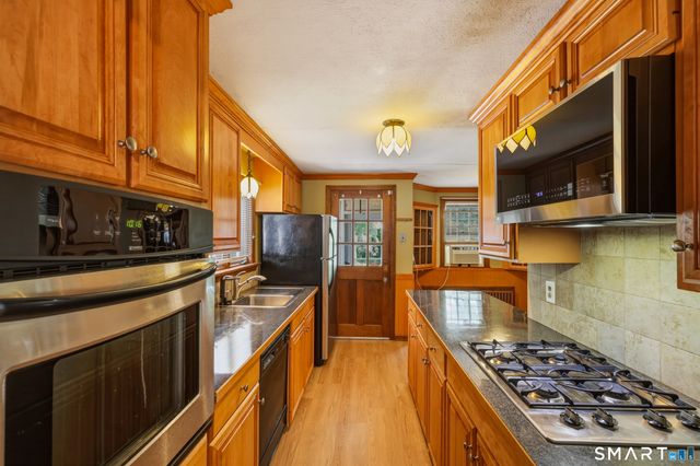 88 Englewood Avenue, West Hartford, CT 06110