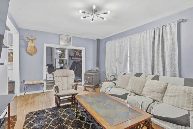 10 Maple Avenue N, Loch Sheldrake, NY 12779