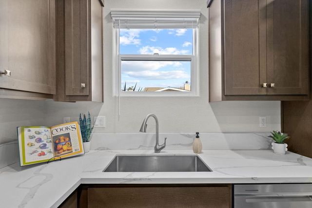 1972 Sugar Pine Dr, Oakdale, CA 95361