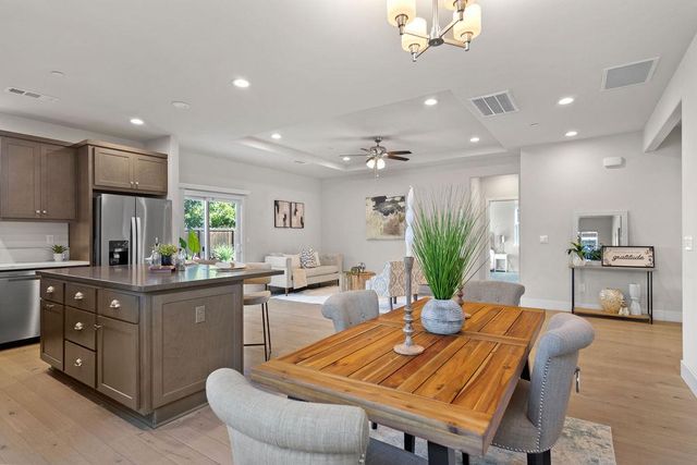 1972 Sugar Pine Dr, Oakdale, CA 95361