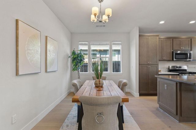 1972 Sugar Pine Dr, Oakdale, CA 95361