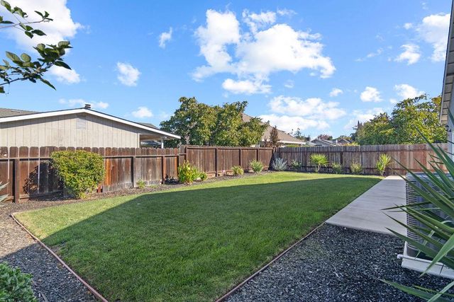 1972 Sugar Pine Dr, Oakdale, CA 95361