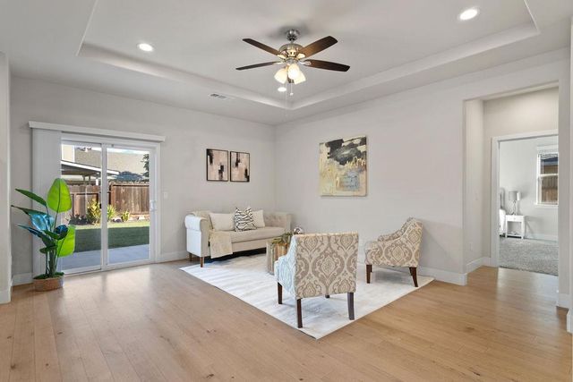 1972 Sugar Pine Dr, Oakdale, CA 95361