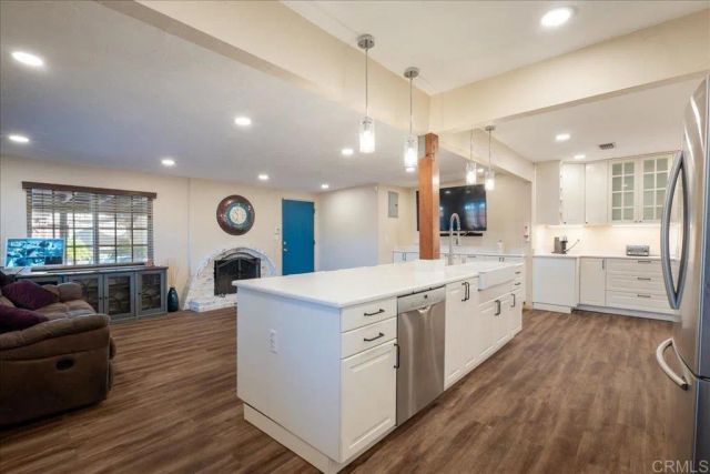 1186 E Lexington, El Cajon, CA 92019