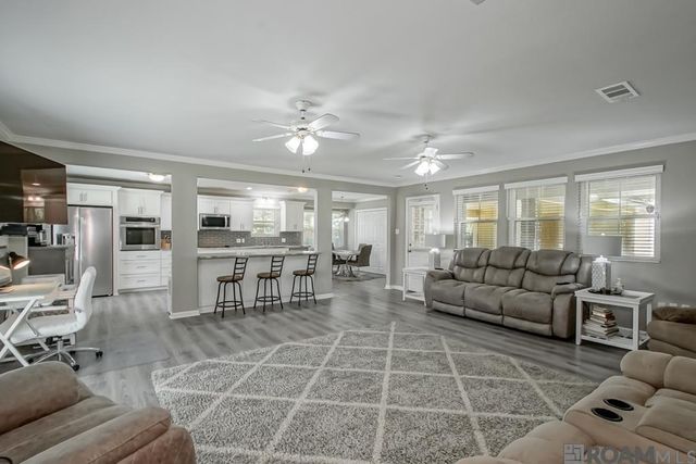 6407 Donnybrook Ave, Greenwell Springs, LA 70739