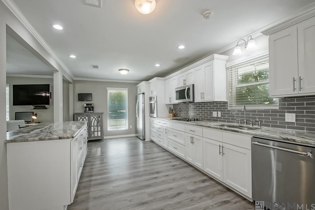 6407 Donnybrook Ave, Greenwell Springs, LA 70739