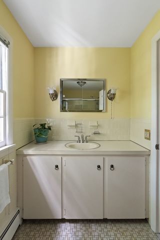 58 Sycamore Drive, East Greenwich, RI 02818