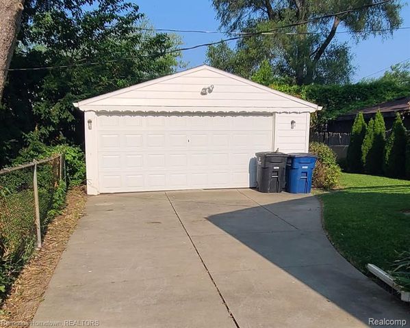 7297 Floral Street, Westland, MI 48185