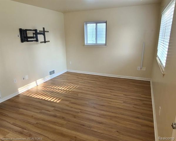 7297 Floral Street, Westland, MI 48185