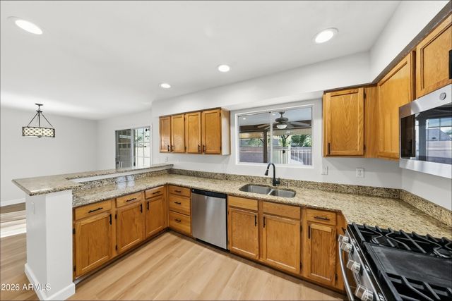 3357 E WINDSONG Drive, Phoenix, AZ 85048