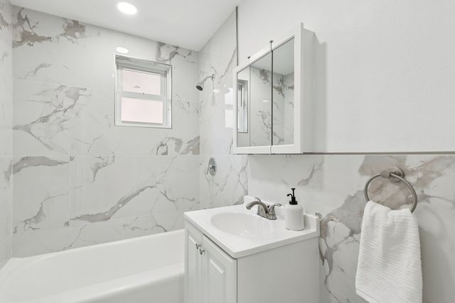 1885 Beulah ROAD, Churchill Boro, PA 15235