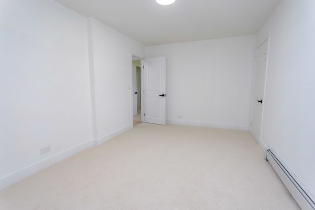 2406 Algonquin Road 4, Rolling Meadows, IL 60008
