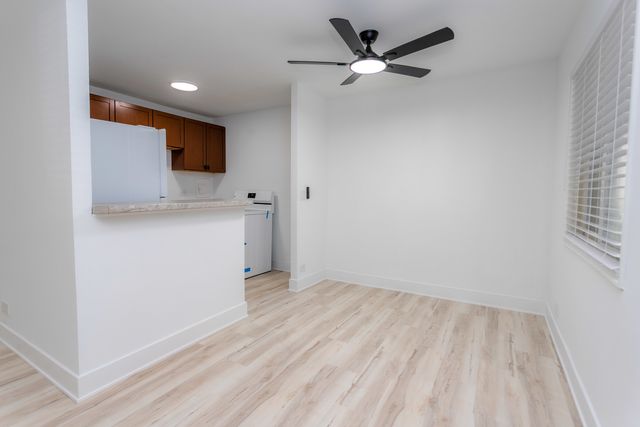 2406 Algonquin Road 4, Rolling Meadows, IL 60008
