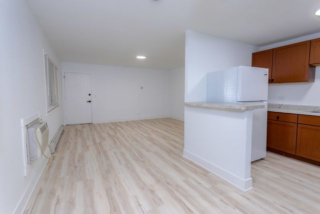 2406 Algonquin Road 4, Rolling Meadows, IL 60008