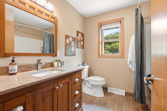 W140S7444 Settler WAY, Muskego, WI 53150