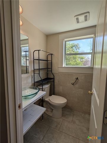 619 E Donegan Street, Seguin, TX 78155