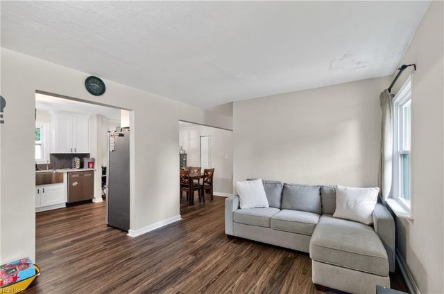 37 Londonshire TER, Hampton, VA 23666