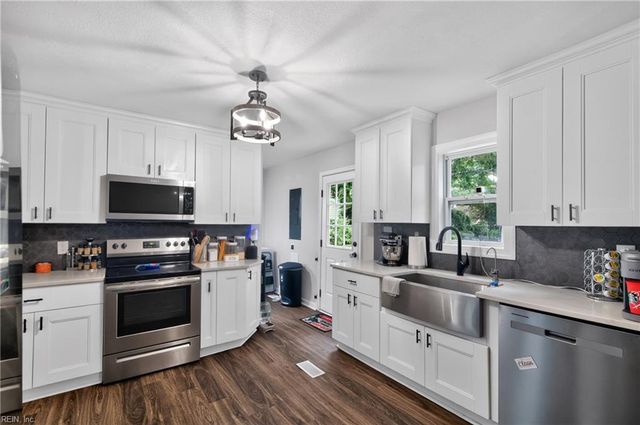 37 Londonshire TER, Hampton, VA 23666
