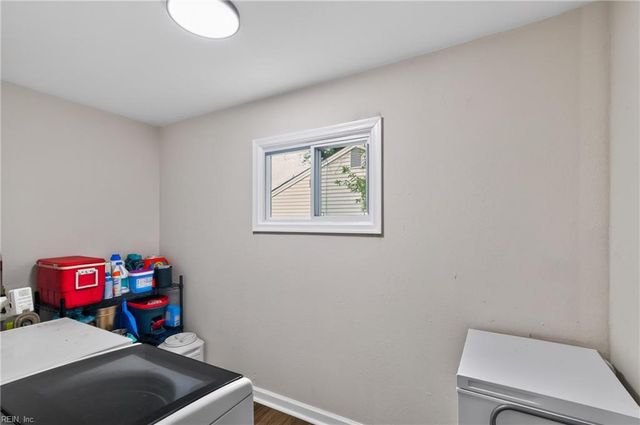 37 Londonshire TER, Hampton, VA 23666