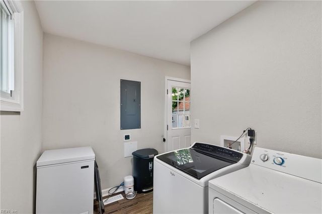 37 Londonshire TER, Hampton, VA 23666