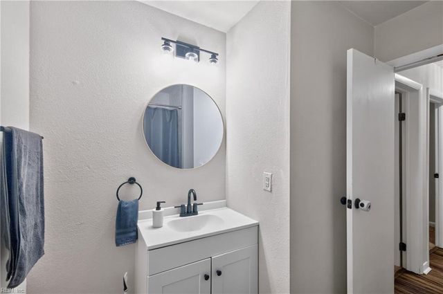 37 Londonshire TER, Hampton, VA 23666