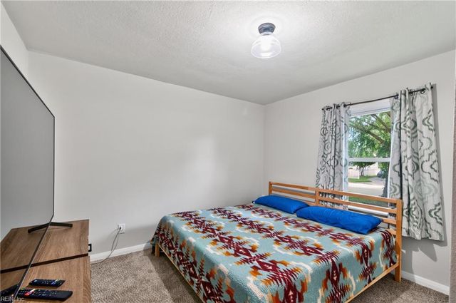 37 Londonshire TER, Hampton, VA 23666