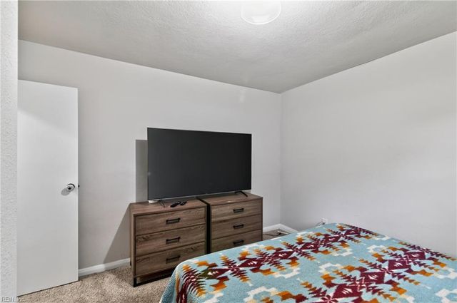 37 Londonshire TER, Hampton, VA 23666