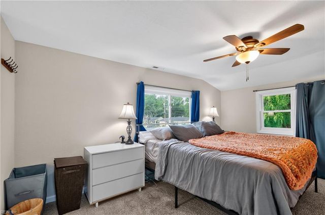 37 Londonshire TER, Hampton, VA 23666