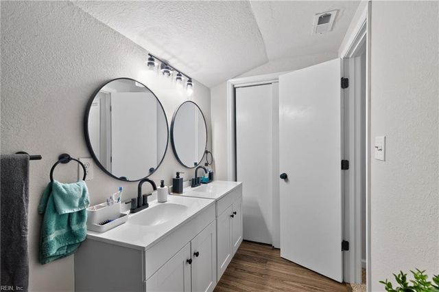 37 Londonshire TER, Hampton, VA 23666