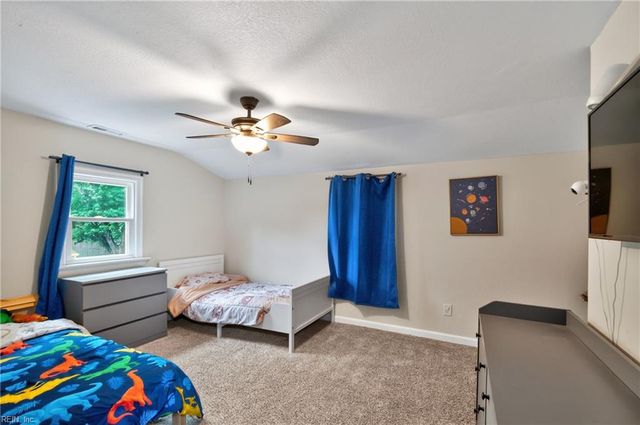 37 Londonshire TER, Hampton, VA 23666