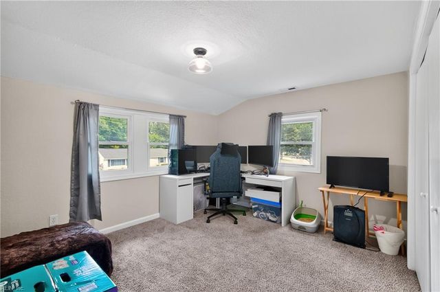 37 Londonshire TER, Hampton, VA 23666