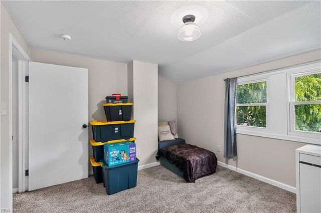 37 Londonshire TER, Hampton, VA 23666
