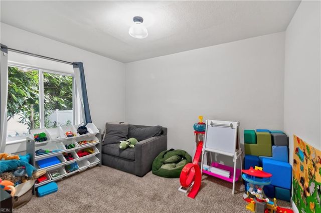 37 Londonshire TER, Hampton, VA 23666