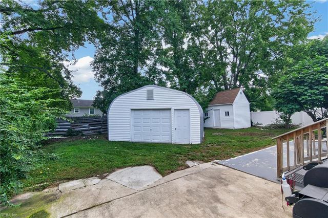 37 Londonshire TER, Hampton, VA 23666