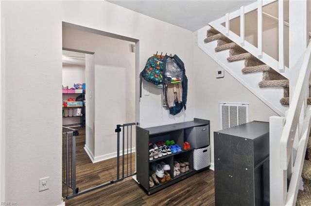 37 Londonshire TER, Hampton, VA 23666