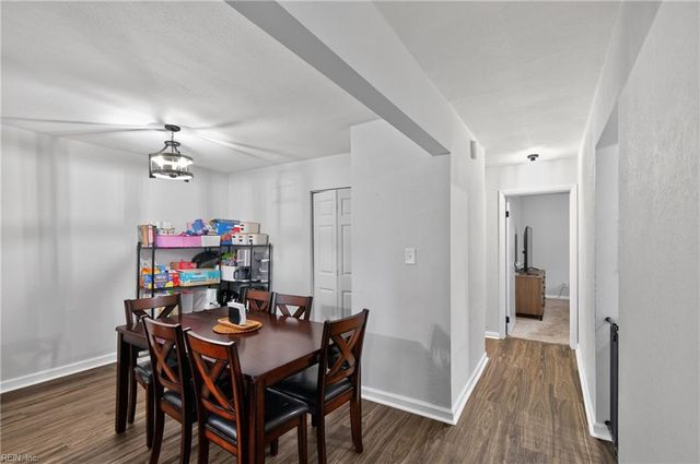 37 Londonshire TER, Hampton, VA 23666