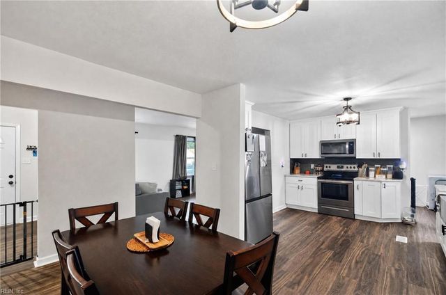 37 Londonshire TER, Hampton, VA 23666