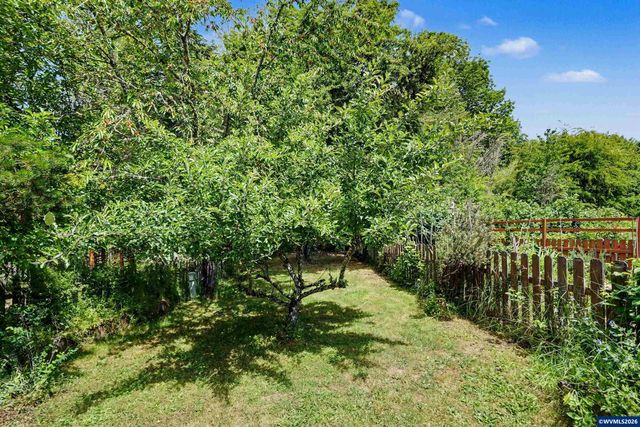 1674 SW Country Club Pl, Corvallis, OR 97330