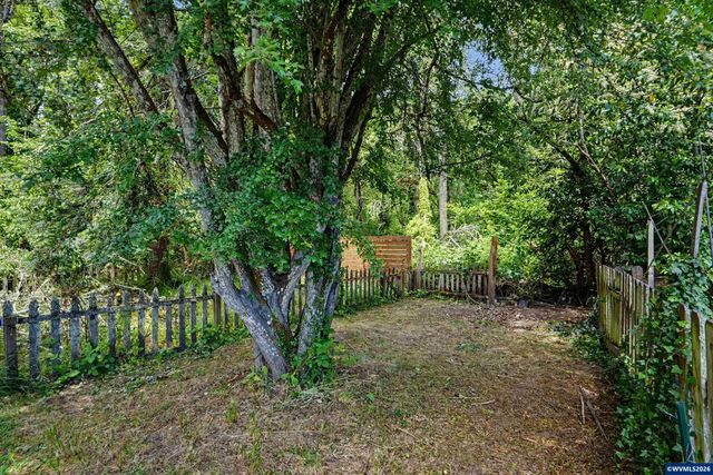 1674 SW Country Club Pl, Corvallis, OR 97330