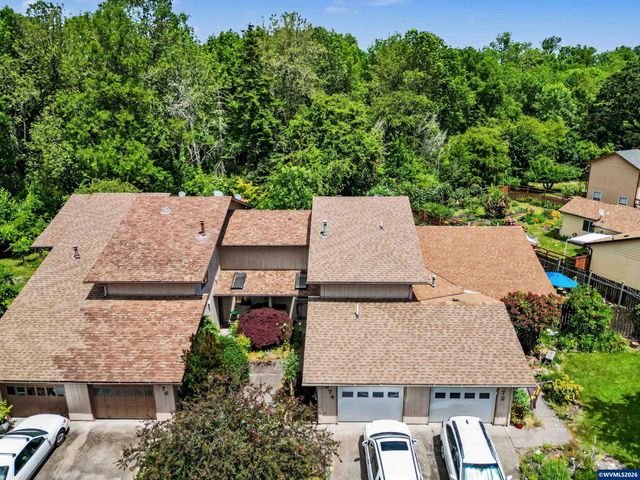 1674 SW Country Club Pl, Corvallis, OR 97330