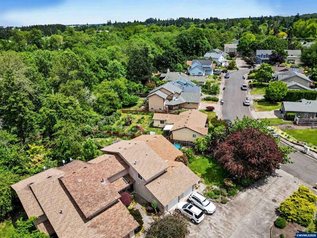 1674 SW Country Club Pl, Corvallis, OR 97330