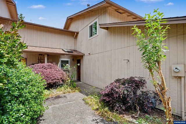 1674 SW Country Club Pl, Corvallis, OR 97330