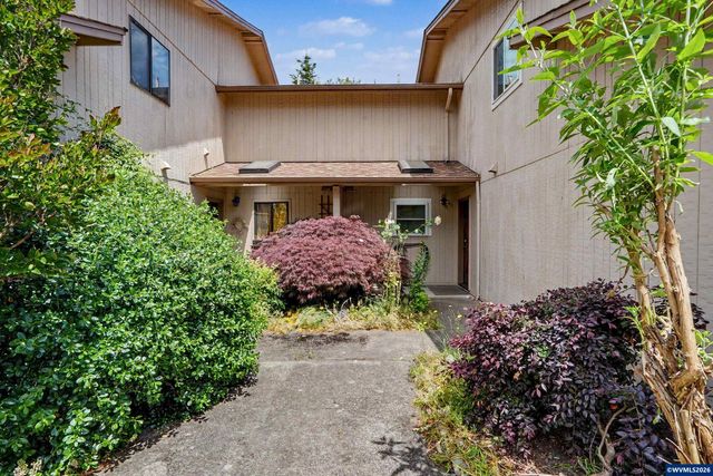 1674 SW Country Club Pl, Corvallis, OR 97330