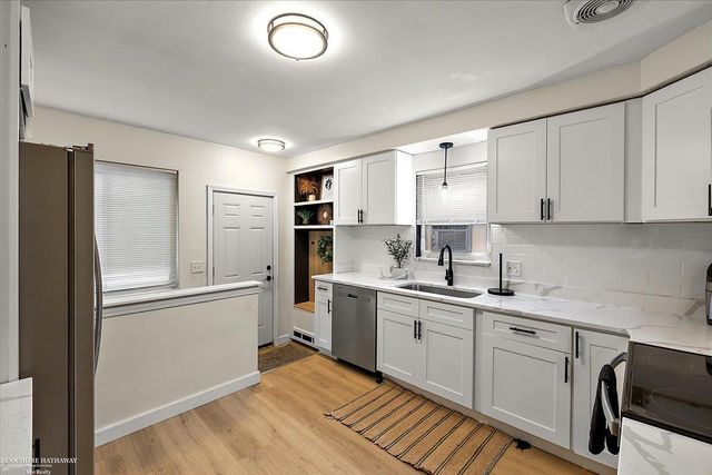 21400 Centennial Street, St Clair Shores, MI 48081