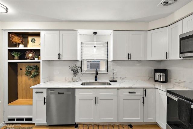 21400 Centennial Street, St Clair Shores, MI 48081