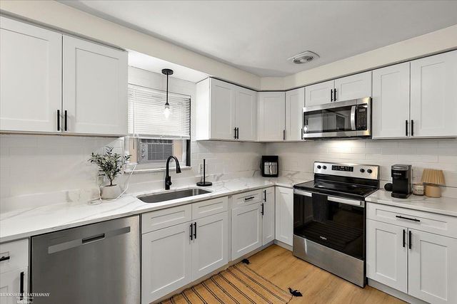 21400 Centennial Street, St Clair Shores, MI 48081