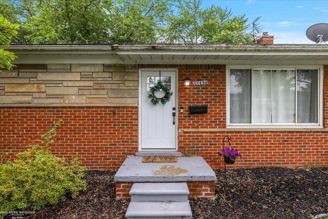 21400 Centennial Street, St Clair Shores, MI 48081