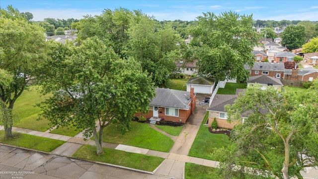 21400 Centennial Street, St Clair Shores, MI 48081
